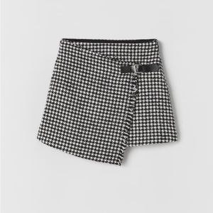 TEXTURED SKIRT WITH BUCKLE ZARA